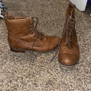 Brown Women’s combat boots. Size 8W